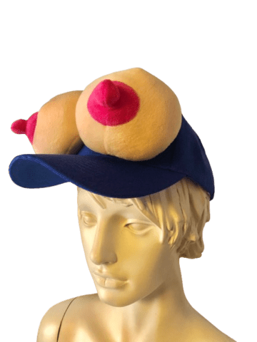 Kasket med Bryster i Plys