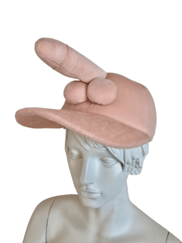 Plys kasket med penis
